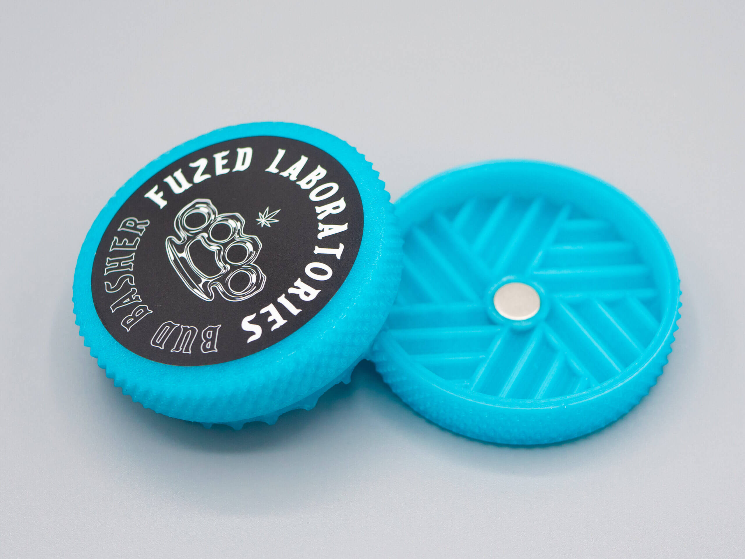 BUD BASHER™ - Toothless Magnetic Herb Grinder - 48 COLORS