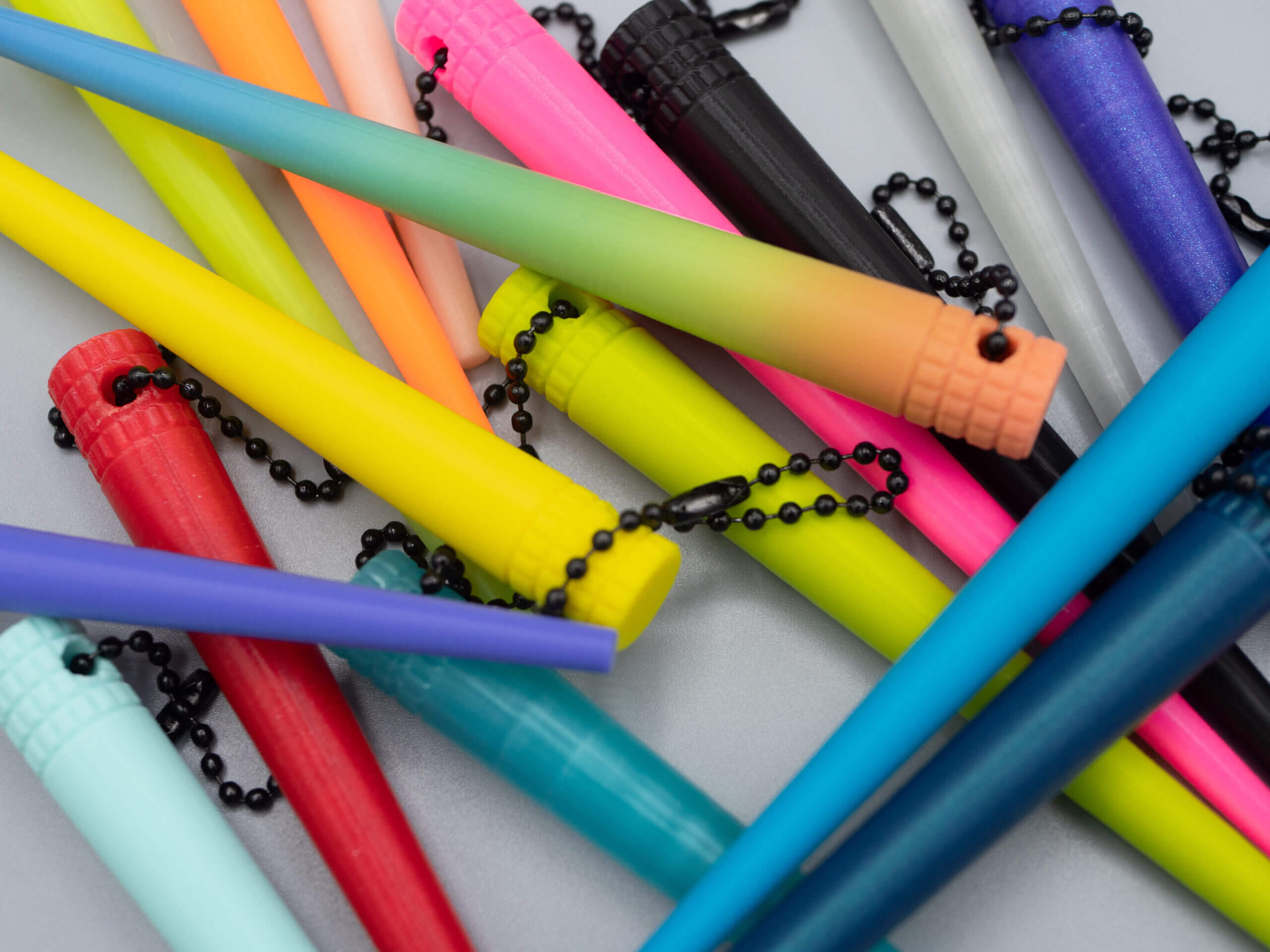 WRAPPERS DELITE™ - Cone Building Rolling Tool Keychain - 48 COLORS