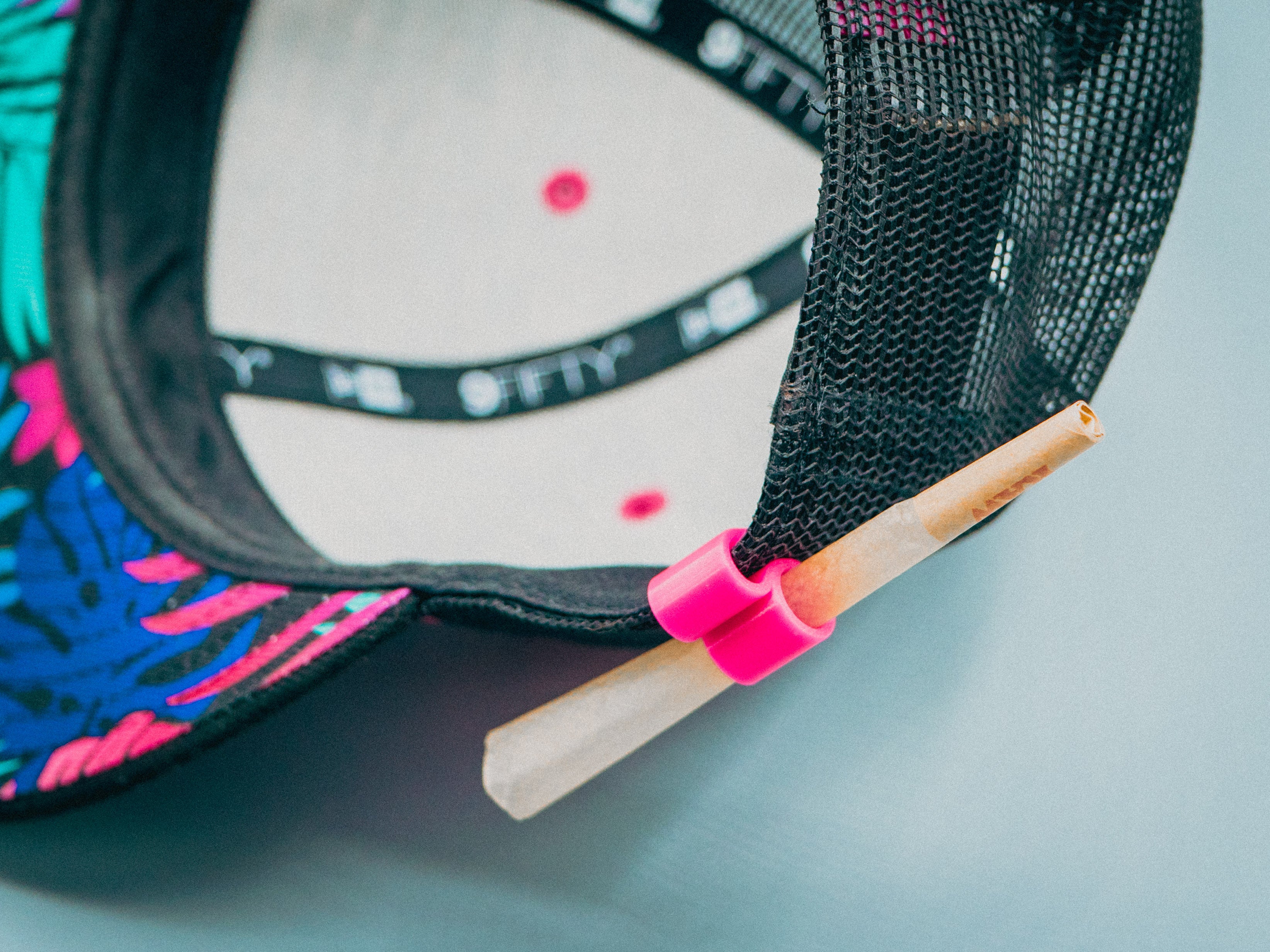 KONEKLIP™ - Hat and Beanie Pre-Roll Cone + Cigar Holder