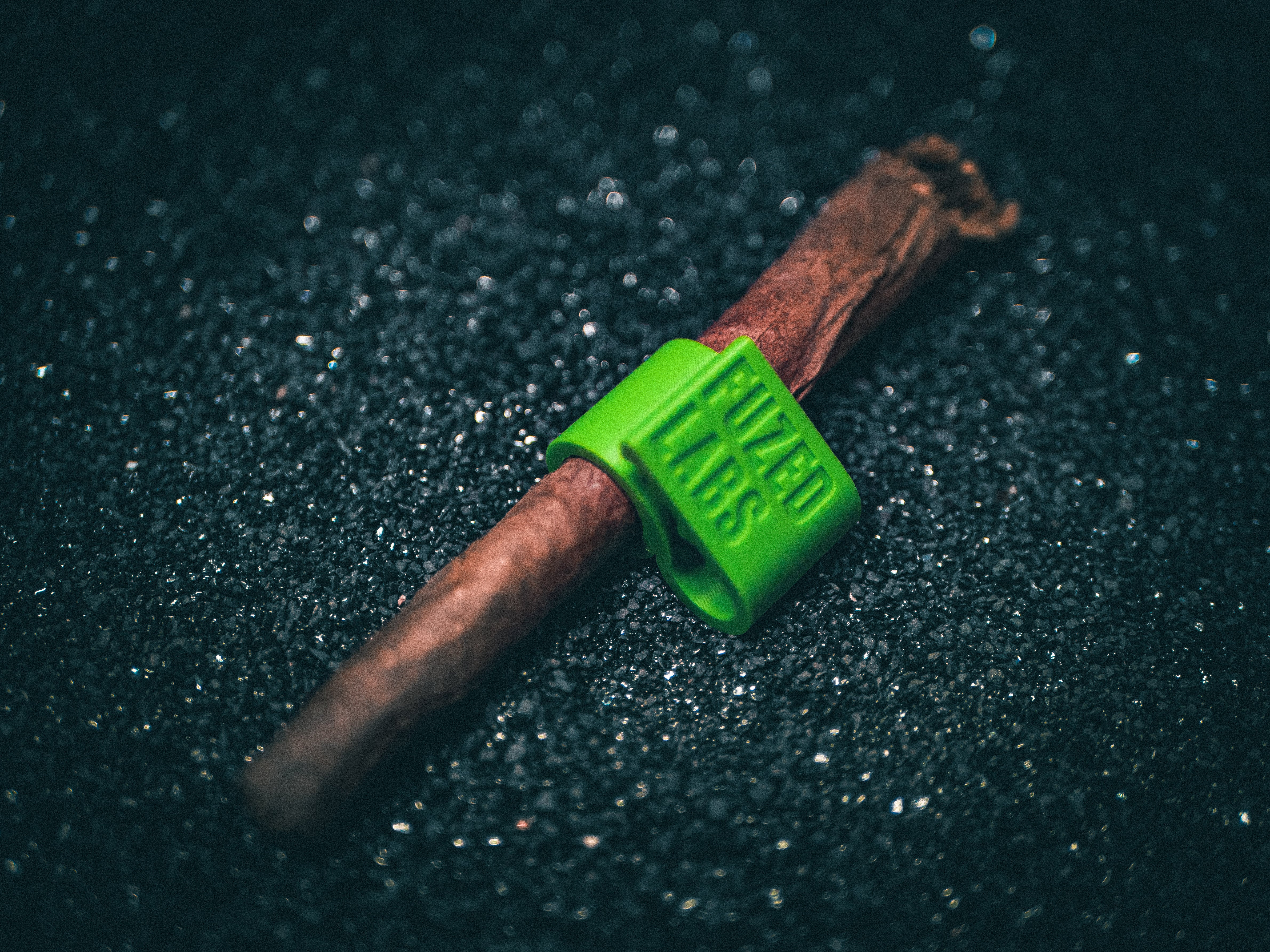 KONEKLIP™ - Hat and Beanie Pre-Roll Cone + Cigar Holder