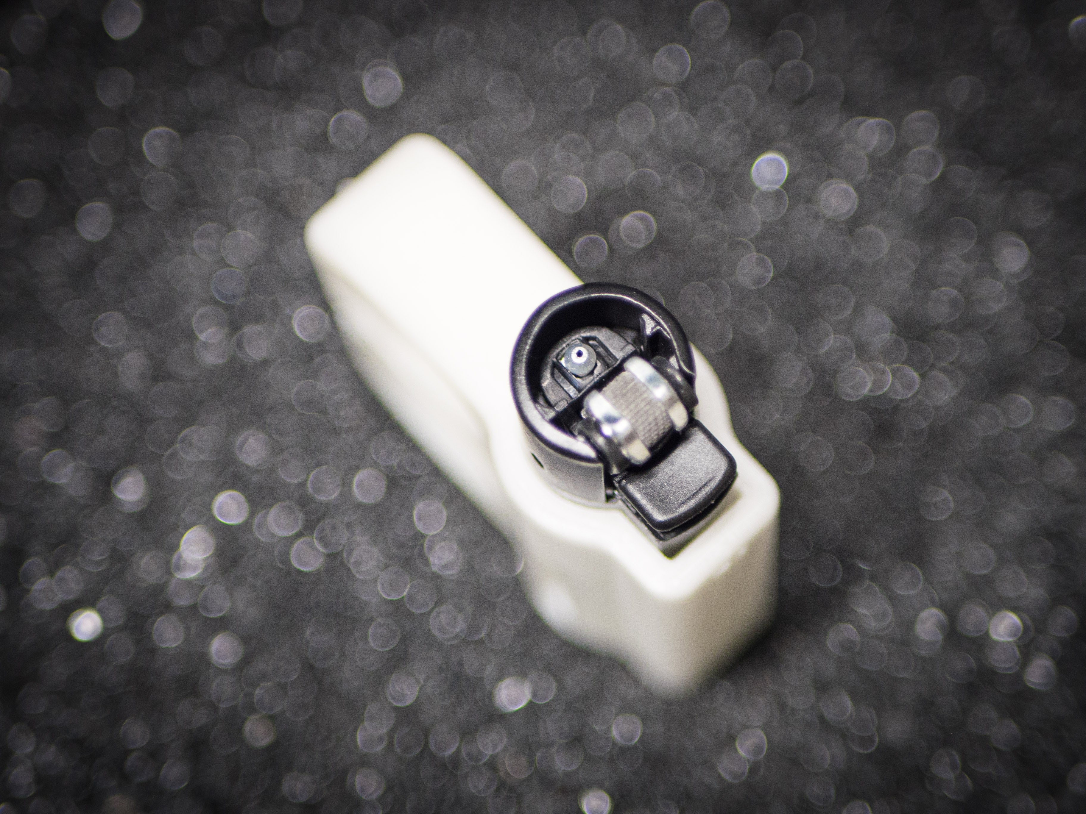 CLIPPER RIPPER™ - DK Ergonomic Clipper Lighter Case - 48 COLORS