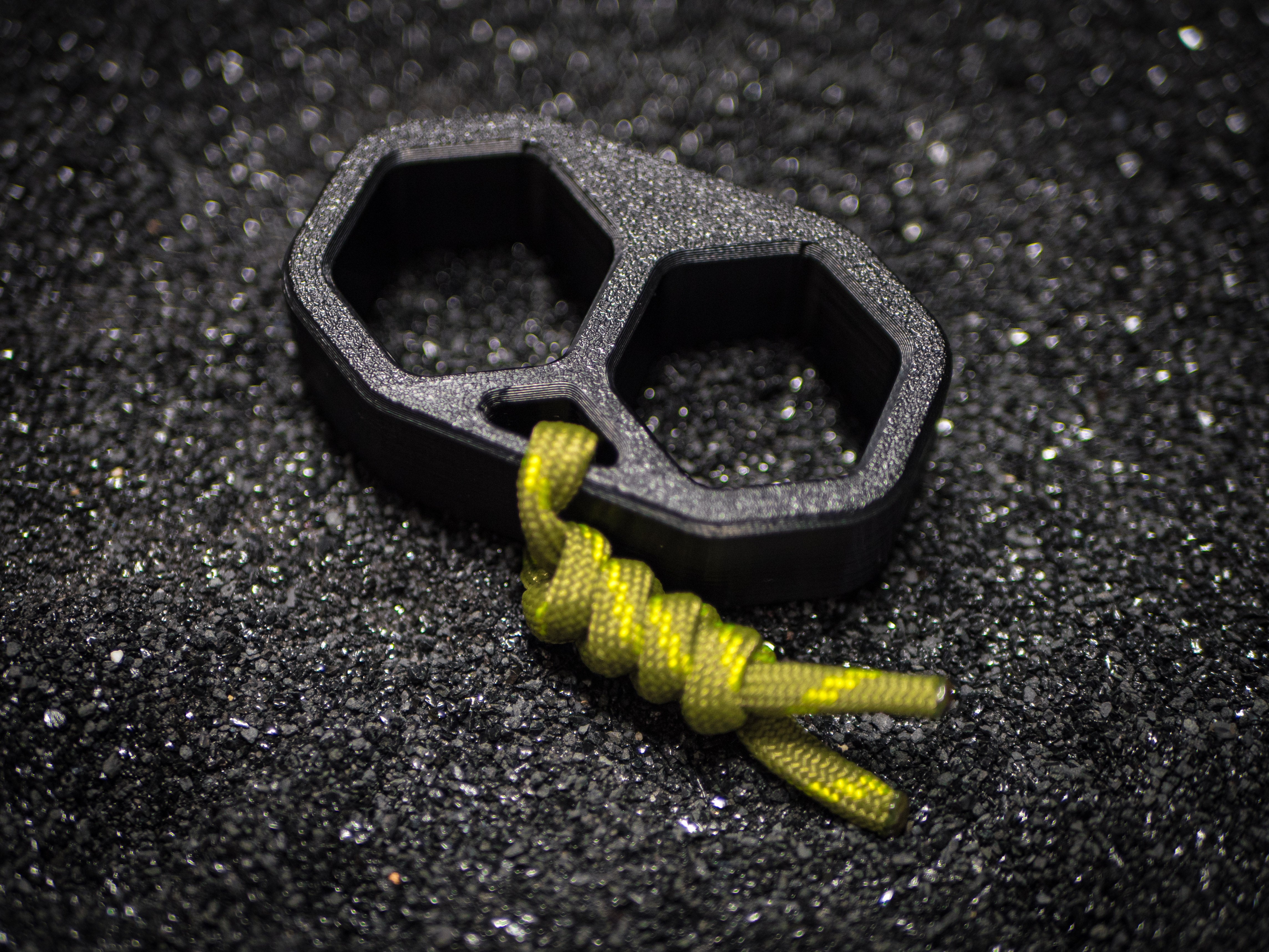 EDC HexaKnuck™ with Paracord Lanyard