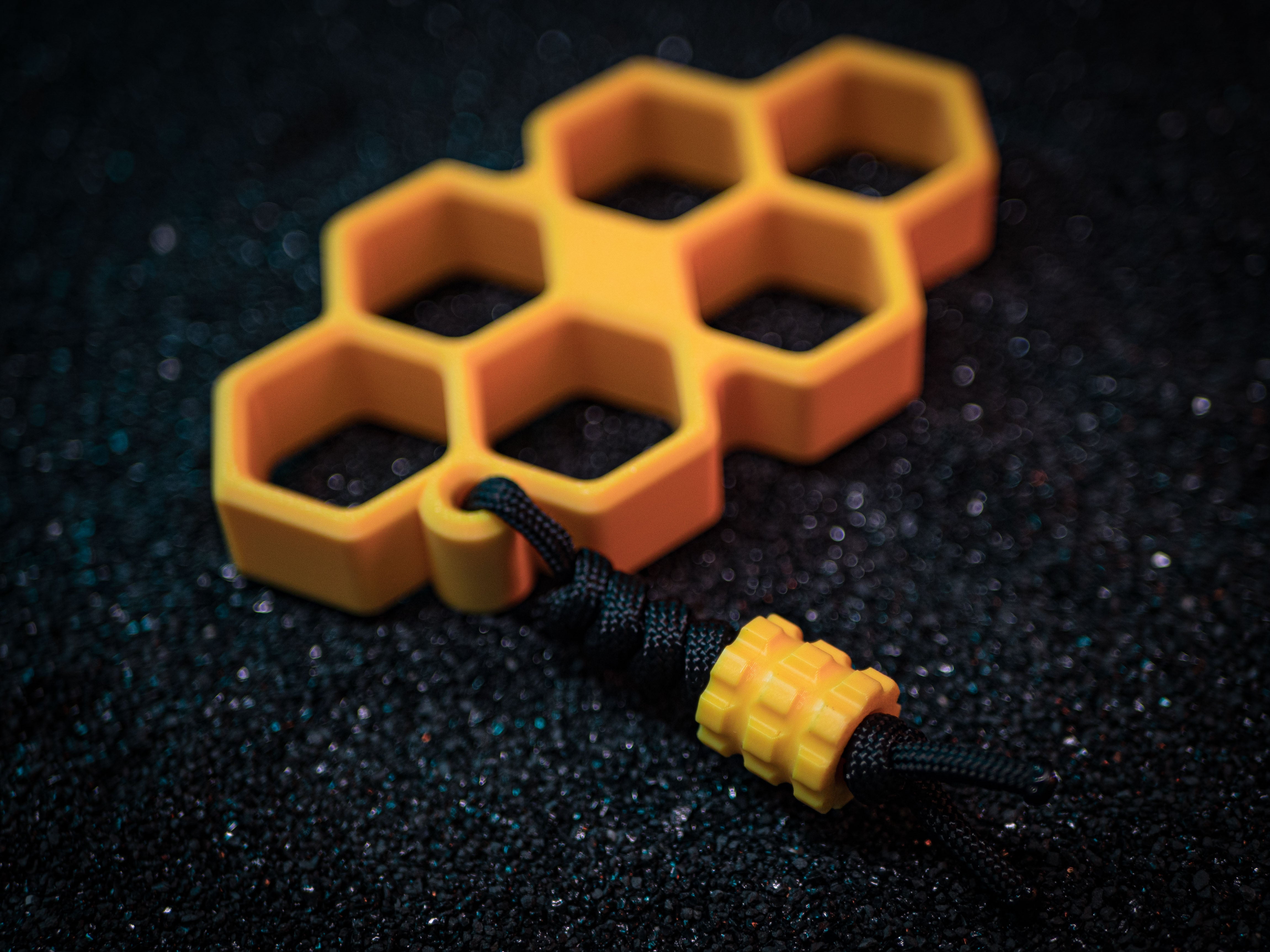 STINGR™ - Hexagon Knucks + Lanyard & EDC Bead - 48 COLORS