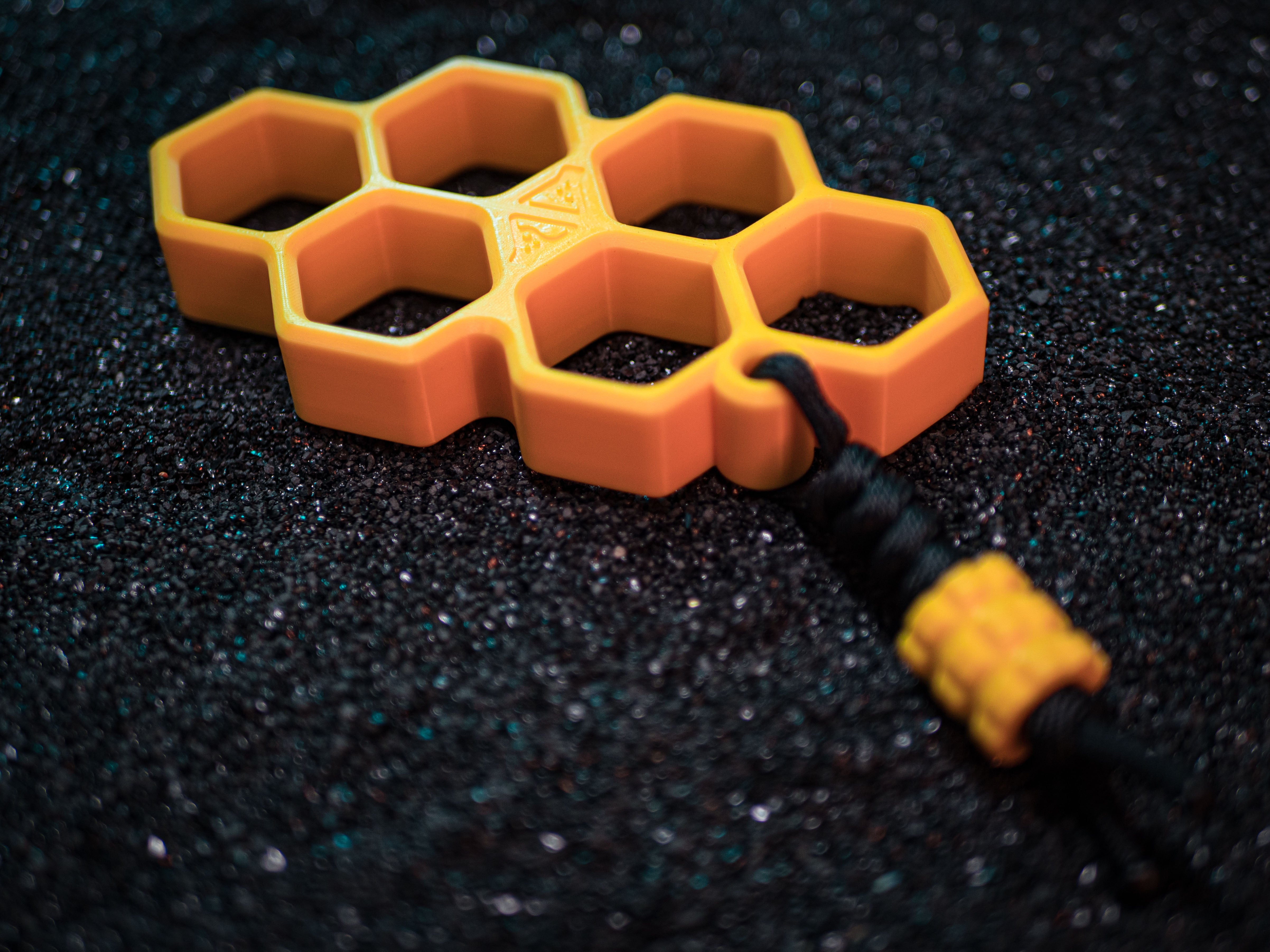 STINGR™ - Hexagon Knucks + Lanyard & EDC Bead - 48 COLORS